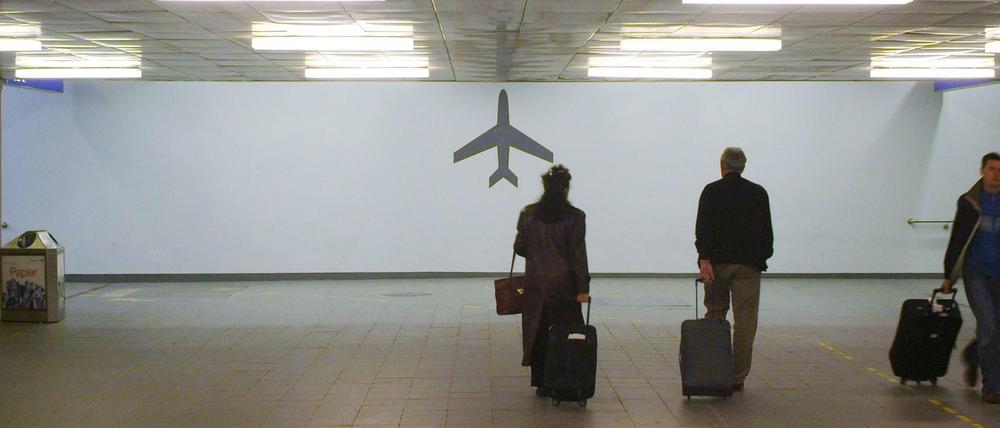Ankunft in SXF. Im Tunnel geht's raus zum Flughafen.