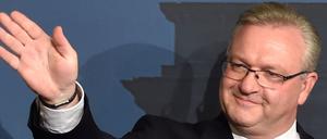 Der Spitzenkandidat der CDU, Innensenator Frank Henkel nach der Bekanntgabe der Wahlergebnisse.