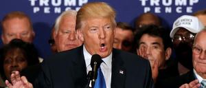 "Präsident Obama ist in den USA geboren. Punkt", sagte Donald Trump am Freitag in Washington.