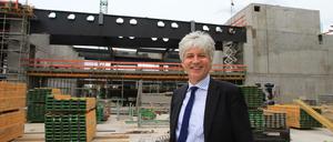 Reinhold Leinfelder auf der Baustelle des "Haus der Zukunft", das unterdessen "Futurium" heißt. 