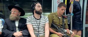 Mit der Straßenbahn nach Ost-Jerusalem. Momentaufnahme bei der Erkundungstour des Festivals.
