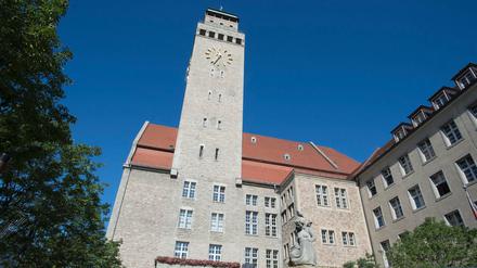 Auch in das Rathaus Neukölln zieht demnächst ein Stadtrat der AfD ein. 