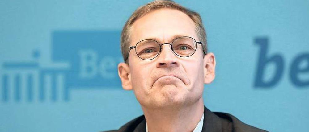 Michael Müller nach der Wahl bei einer Pressekonferenz.