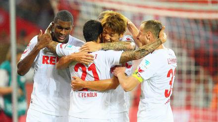 Viel Grund zum Jubeln hatten die Spieler des 1. FC Köln.