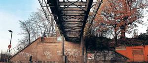 Aus alt mach neu. Die Yorckbrücken dienen schon lange nicht mehr dem Zugverkehr und sollen nach ihrer Sanierung den Park am Gleisdreieck besser mit dem an der Yorckstraße anschließenden Flaschenhalspark verbinden.