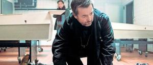 Wieder zu spät.  Kommissar Reto Flückiger (Stefan Gubser) und Liz Ritschard (Delia Mayer) finden ein weiteres Opfer.