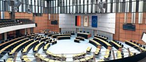Der Plenarsaal. Der frühere Preußische Landtag wurde in den 1990er Jahren für das Berliner Parlament umgebaut. 