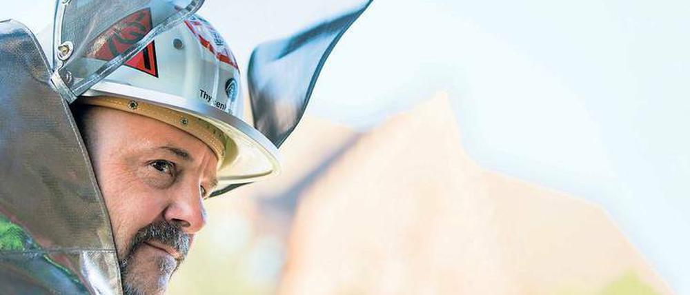 Über die Zukunft des Stahls wird bei Thyssen-Krupp, Deutschlands größtem Stahlhersteller, mal wieder gerungen zwischen IG Metall, Betriebsräten und Konzernführung. Gleichzeitig entwickelt sich das Unternehmen mit seinen 150 000 Mitarbeitern weiter zum High-Tech-Konzern, der alle Möglichkeiten der Digitalisierung nutzt.