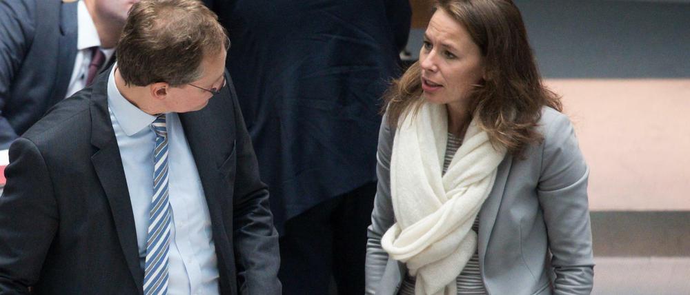 Sie waren mal ein Team: Michael Müller (l., SPD), Regierender Bürgermeister von Berlin, und Daniela Augenstein, ehemalige Sprecherin des Senats von Berlin.