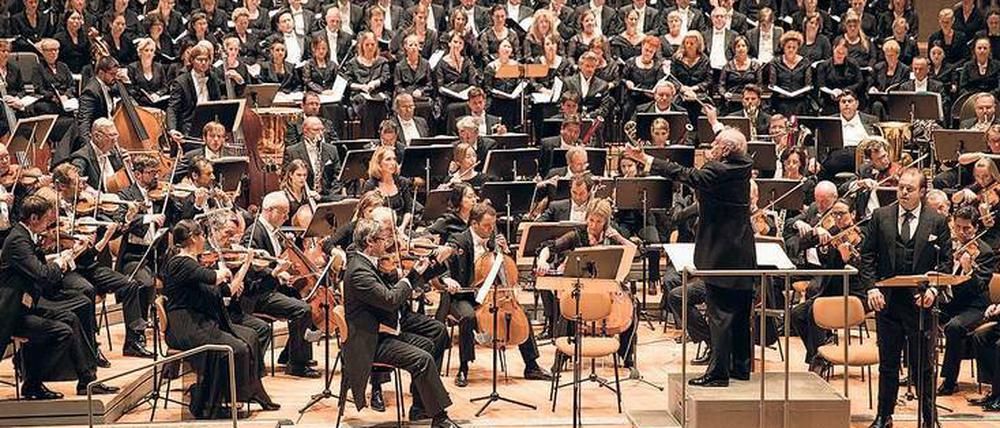 Fast 300 Mitwirkende drängten sich beim Abschlusskonzert auf der Bühne