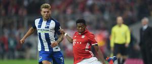 Alexander Esswein (li.) konnte den Bayern, hier David Alaba, auch nur selten folgen.