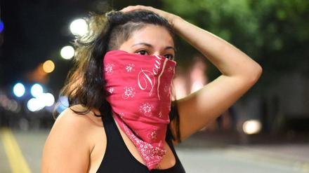 Den Schrecken in den Augen: eine Demonstrantin in Charlotte.