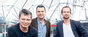 Kantine mit Aussicht. Direktor Ben Gibson und die Alumni Christian Petzold und Jonas Dornbach (v. l.) in der DFFB im Filmhaus, neunte Etage. 