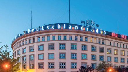 Berliner Lösung. Außen Deutschlandradio, innen Deutschlandfunk Kultur. 