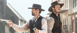 Der Desperado Vasquez (Manuel Garcia-Rulfo, links) und der Glücksspieler Josh (Chris Pratt).