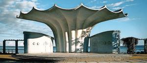 Ufo. Schalenbetonkurmuschel in Sassnitz auf Rügen.