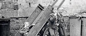 Räuchermännchen. Auch im Jahr 1973 gefährdete Rauchen ihre Gesundheit. Fotos (5): Bernd Heyden/bpk