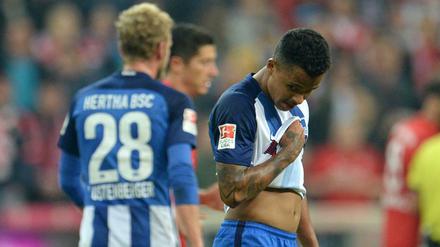 Allan (rechts) und seine Hertha-Mitspieler waren verständlicherweise enttäuscht.