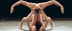 Verweile doch. Szene aus Jiri Kyliáns „Petite mort“, Teil der Staatsballett-Produktion „Duato, Kylián, Naharin“ vom Oktober 2015. 