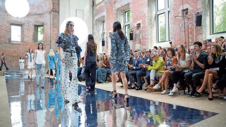 Eine Modenschau bei der vergangenen Fashion Week, die nächste wird in einem alten Kaufhaus in Mitte stattfinden.
