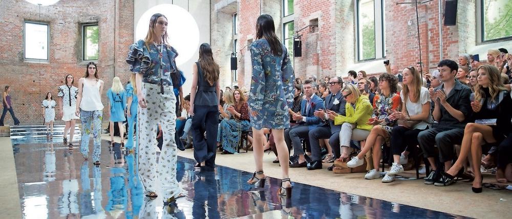 Eine Modenschau bei der vergangenen Fashion Week, die nächste wird in einem alten Kaufhaus in Mitte stattfinden.