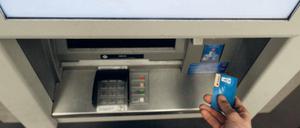 Abheben. Ein Leben ohne Girokonto können sich viele nicht vorstellen – für 600 000 Bundesbürger ist das aber die Realität.