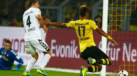 Kommt ein Aubameyang geflogen: Auf den Dortmunder Torjäger war mal wieder Verlass. 