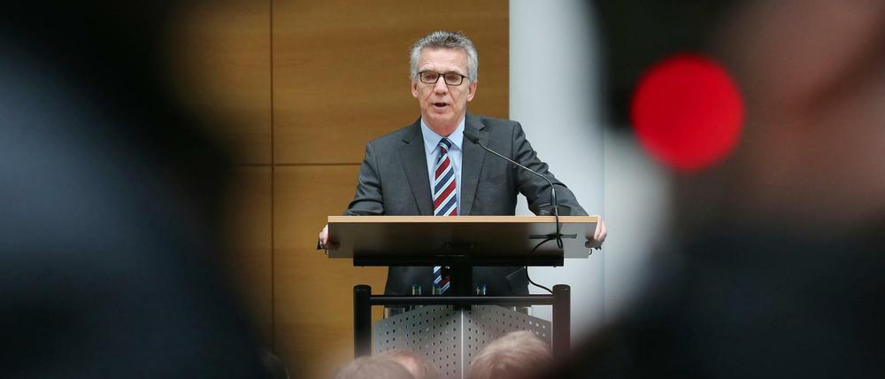 Bundesinnenminister Thomas de Maizière (CDU) spricht auf dem 2. Zukunftskongress für Migration & Integration in Berlin.