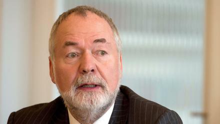 Markus Meckel, Präsident des Volksbundes Deutsche Kriegsgräberfürsorge e.V., ist zurückgetreten. 