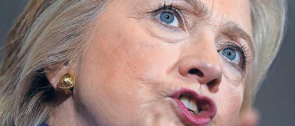 Für die Demokraten tritt Hillary Clinton an.