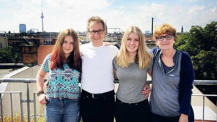 Aus Namibia zurück. Nina, Jan und Mila Haas sowie Rena Töpfer (v.l.n.r.).