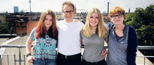 Aus Namibia zurück. Nina, Jan und Mila Haas sowie Rena Töpfer (v.l.n.r.).