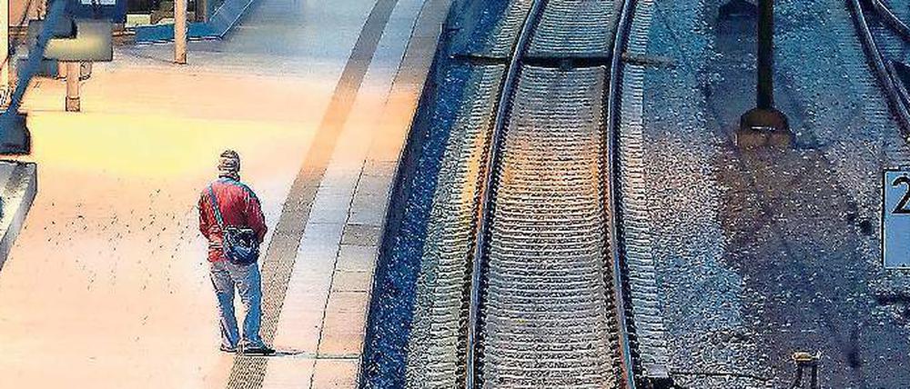 Nichts ging mehr. Mit neun Streiks legte die Lokführer-Gewerkschaft den Schienenverkehr in der Tarifrunde 2014/2015 lahm. Alle Beteiligten wollen das jetzt vermeiden.
