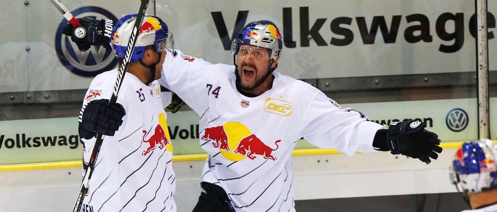 Der Ex-Berliner Deron Quint vom EHC München trifft auf die Eisbären. 