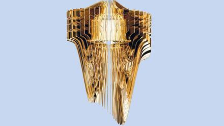 Hohe Decken, große Räume: „Aria Gold“ braucht Platz, um zu wirken. Der Leuchter ist aus Polykarbonat, das mit Goldstaub metallisiert wurde.
