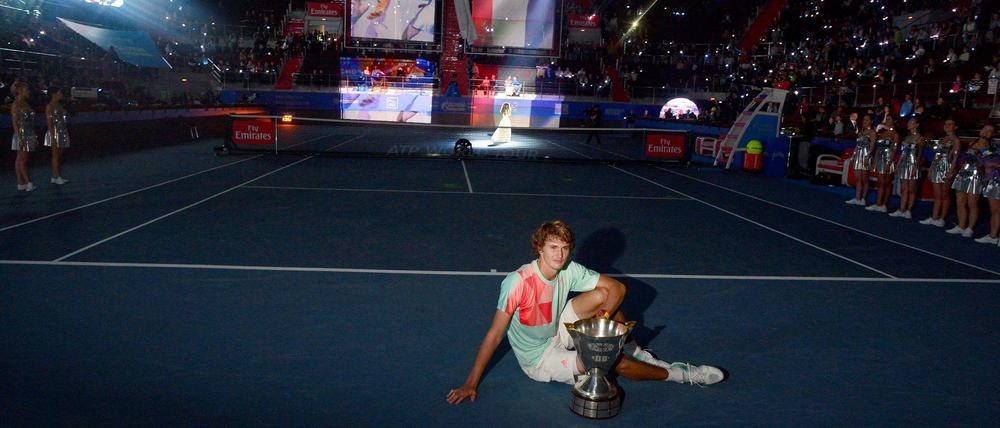 Im Mittelpunkt. Zverev nach seinem Sieg beim Turnier in St. Petersburg. 