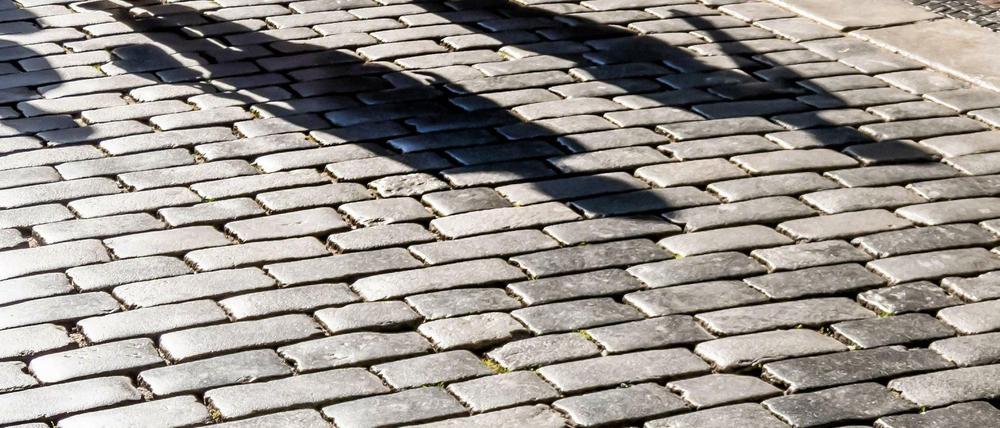 Wie ein Schatten: Stalker lassen ihre Opfer nicht mehr los. 