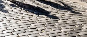 Wie ein Schatten: Stalker lassen ihre Opfer nicht mehr los. 