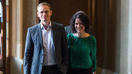 Michael Müller (SPD) und Bettina Jarasch (Grüne) nach den Sondierungsgesprächen Roten Rathaus in Berlin.