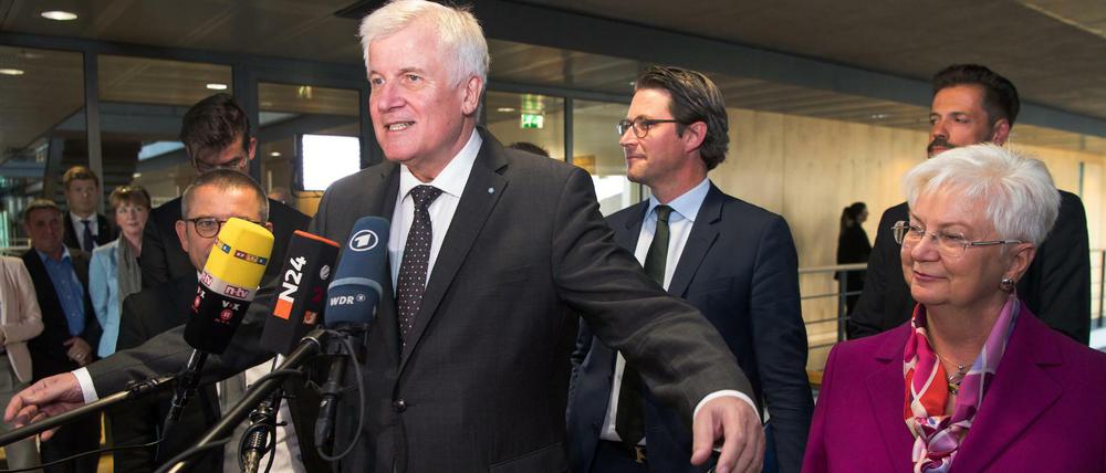 Horst Seehofer (CSU) kommt am 22.09.2016 zu einem Treffen der Unions-Spitzen in Berlin.