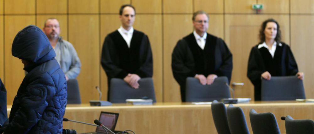 Erschien mit Daunenjacke und Kapuze im Gerichtssaal: Ex-Agent Werner Mauss