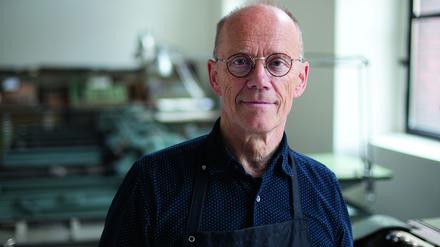 Erik Spiekermann in seiner Berliner Druckwerkstatt.