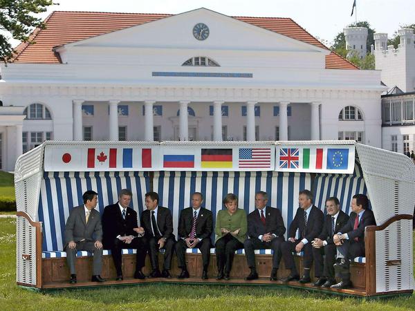 Gab's auch schon: Ein Riesen-Strandkorb für die mächtigsten Politiker der Welt.