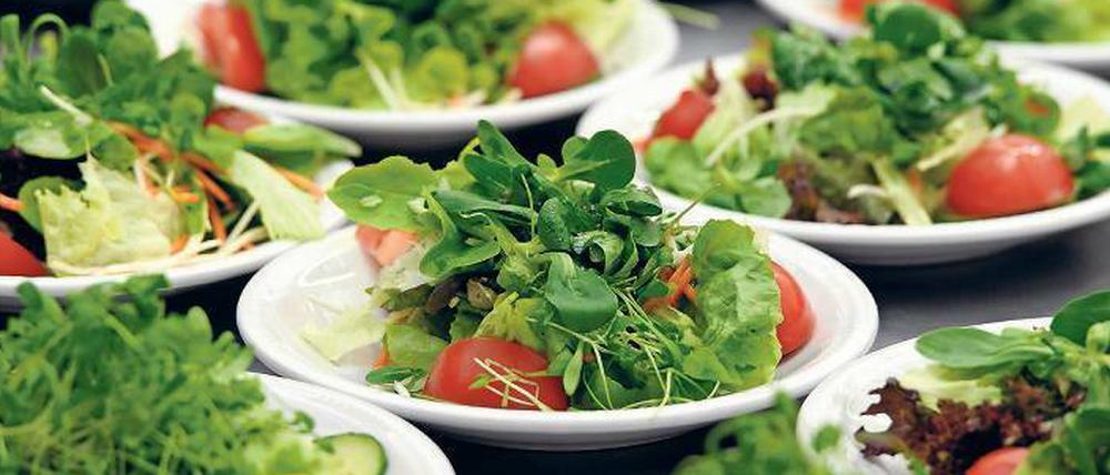 Essen ohne schlechtes Gewissen. Viele Veganer haben sich für diesen Lebensstil entschieden, um einen ethischen Konflikt mit der Tierhaltung zu vermeiden.