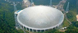 Äußerst sensibel. Das 500-Meter-Teleskop wurde in eine Karstlandschaft gebaut. Es ist doppelt so empfindlich wie die Anlage in Arecibo (Puerto Rico).