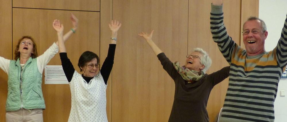 Und jetzt alle - Lachyoga, wie hier im Club Steglitz, wirkt ansteckend und ist gesund
