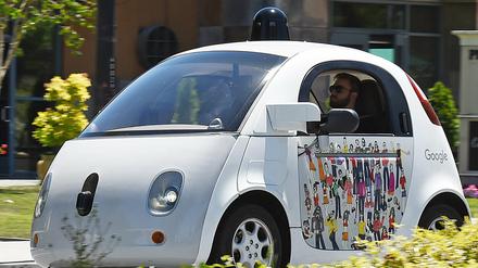 Auch Google testet Roboterautos - doch ist der Fahrer wirklich überflüssig? 