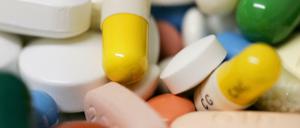 Echt oder gefälscht? Bei Billig-Arzneimitteln aus dem Internet sollte man vorsichtig sein.