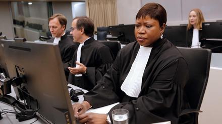 Der Internationale Strafgerichtshof (IStGH) funktioniert, wenn er als ganz normales Gericht arbeiten kann. Am Dienstag konnte die Chefanklägerin Fatou Bensouda (recht) einmal zufrieden sein.