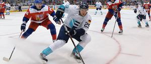 Ganz viel Deutschland in Europa. Der Kölner Leon Draisaitl ist einer der Stars des Teams, hinten (Nummer 8) im Bild der Bayer Tobias Rieder.